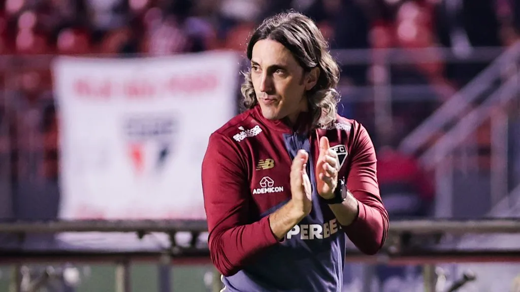 Zubeldía vem sendo elogiado pelo trabalho feito no Tricolor - Foto: Fabio Giannelli/AGIF.