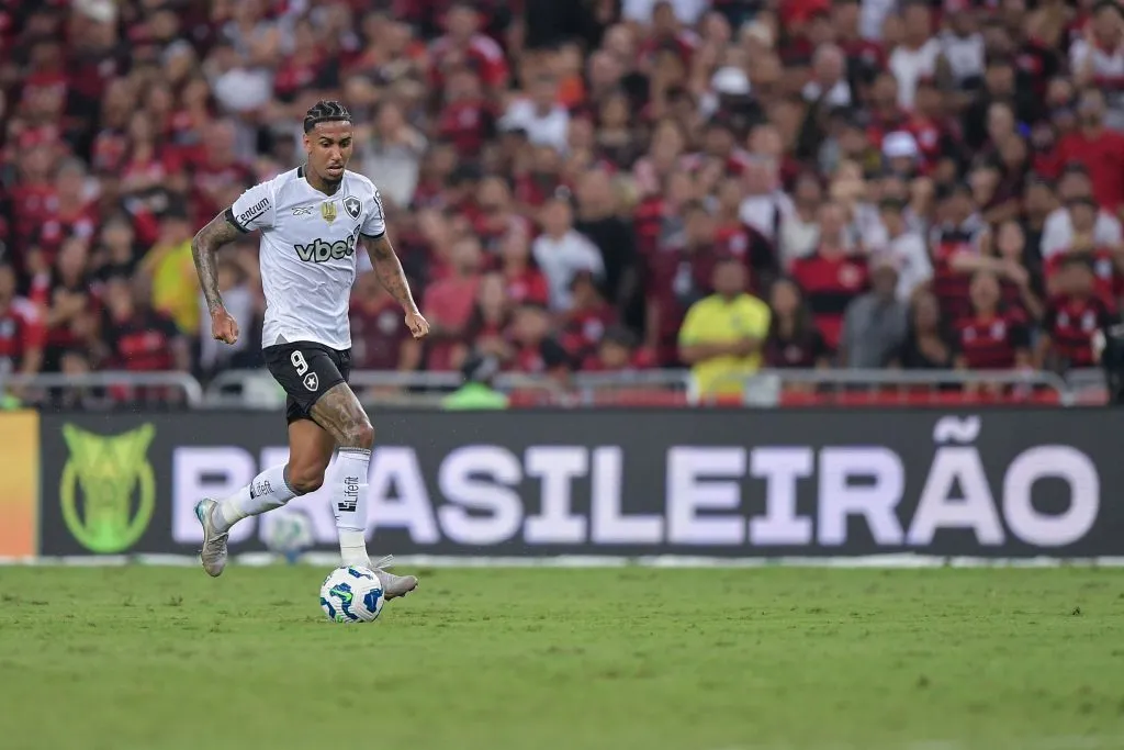 Rwan Cruz jogador do Botafogo durante partida contra o Flamengo – Foto: Thiago Ribeiro/AGIF