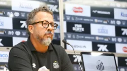 Cléber Xavier durante coletiva de imprensa