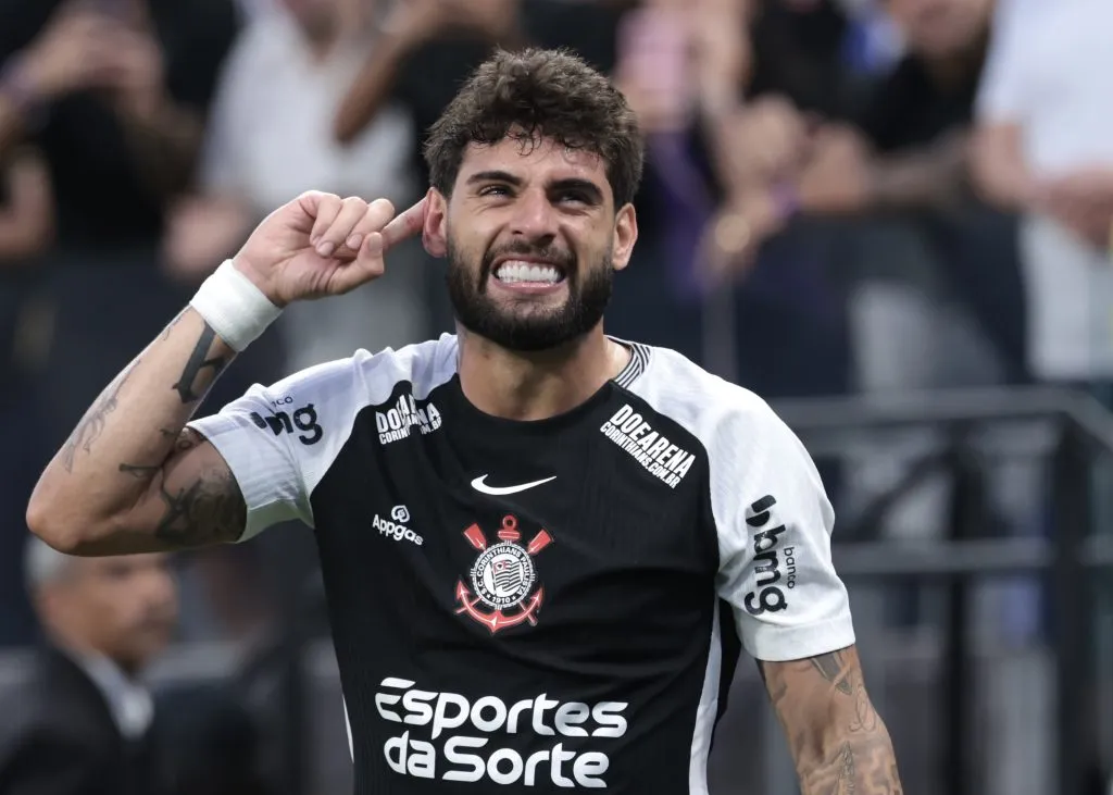 Centroavante marcou o gol da vitória. Foto: Marcello Zambrana/AGIF