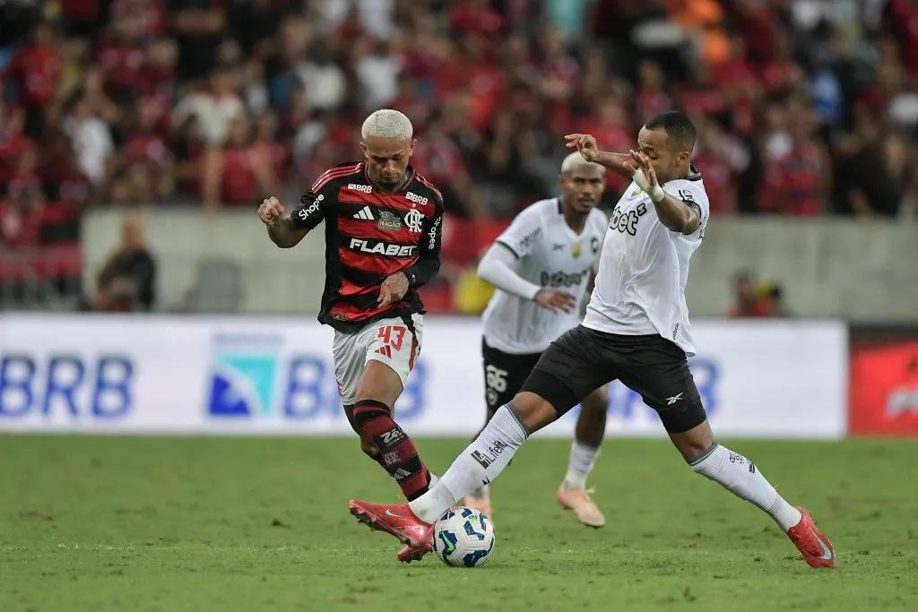 Flamengo e Botafogo fazem clássico pouco empolgante no Maracanã. Foto: Thiago Ribeiro/AGIF