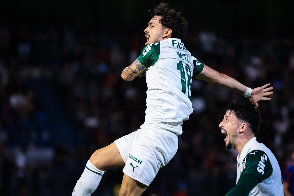 Mauricio, camisa 18 do Palmeiras comemora seu gol durante partida contra o Bragantino fora de casa pelo campeonato Brasileiro A 2025. Foto: Fabio Giannelli/AGIF