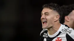 Vegetti, jogador do Vasco, comemora seu gol durante partida contra o Fortaleza, pelo Brasileirão Betano. Foto: Thiago Ribeiro/AGIF.