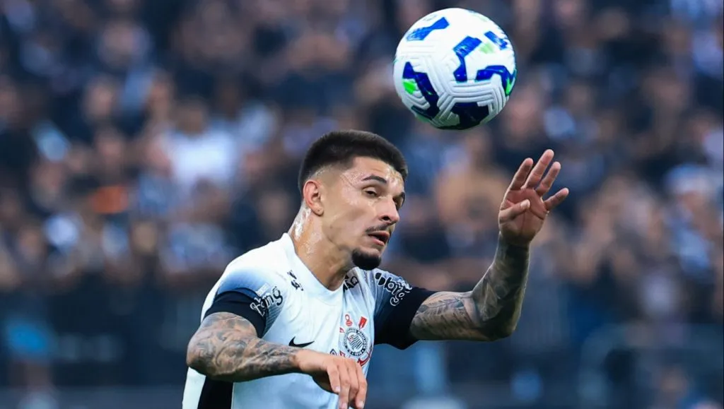 Léo Maná é um dos mais contestados pela Fiel - Foto: Marcello Zambrana/AGIF.