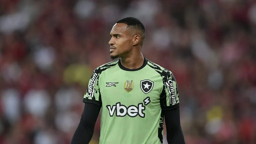 John, arqueiro do Alvinegro de General Severiano. Foto: Thiago Ribeiro/AGIF.