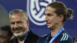 RJ - RIO DE JANEIRO - 22/02/2025 - CARIOCA 2025, FLAMENGO X MARICA - Danilo jogador do Flamengo comemora titulo com Jose Boto diretor de futebol e Filipe Luis tecnico da sua equipe apos partida contra o Marica no estadio Maracana pelo campeonato Carioca 2025.