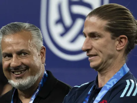 José Boto decide cobrar Filipe Luís após pouca criatividade do time