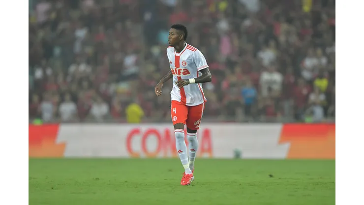 SP - RIO DE JANEIRO - 29/03/2025 - BRASILEIRO A 2025, FLAMENGO X INTERNACIONAL - Vitao jogador do Internacional durante partida contra o Flamengo no estadio Maracana pelo campeonato Brasileiro A 2025. Foto: Thiago Ribeiro/AGIF