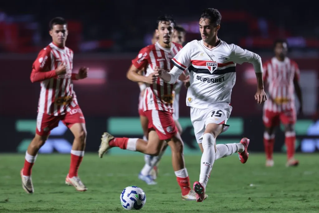 Rodriguinho jogador do São Paulo durante partida contra o Náutico – Foto: Marcello Zambrana/AGIF