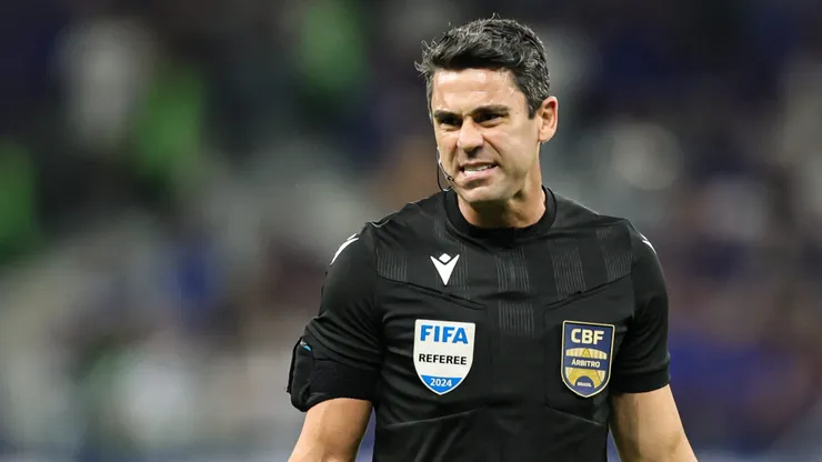 Flávio Rodrigues Souza foi o juiz do clássico