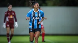 Gisele, atacante das Mosqueteiras do Gremio comemora seu gol sobre o Bragantino no Brasileirão Feminino