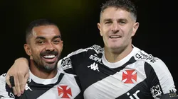 Paulo Henrique e Vegetti comemorando pelo Vasco - Foto: Thiago Ribeiro/AGIF