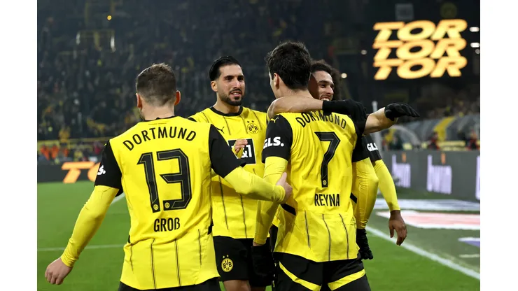 DORTMUND, GERMANY - DECEMBER 15: Giovanni Reyna of Borussia Dortmund celebrates scoring his team's first goal during the Bundesliga match between Borussia Dortmund and TSG 1899 Hoffenheim at Signal Iduna Park on December 15, 2024 in Dortmund, Germany. (Photo by Christof Koepsel/Getty Images)