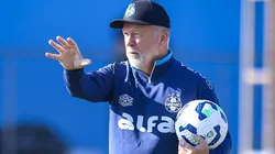 Mano Menezes em treino do Imortal