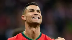 Cristiano Ronaldo com a camisa da Seleção de Portugal.