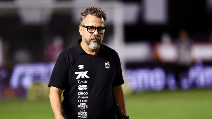 Cléber Xavier acompanha equipe do Santos - Foto: Marcello Zambrana/AGIF