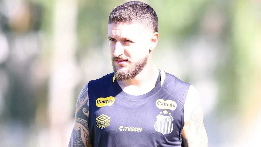 Zé Rafael, do Santos