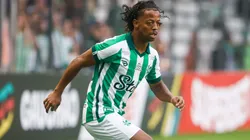 Ênio vem sendo investigado pelo Ministério Público por receber cartões suspeitos