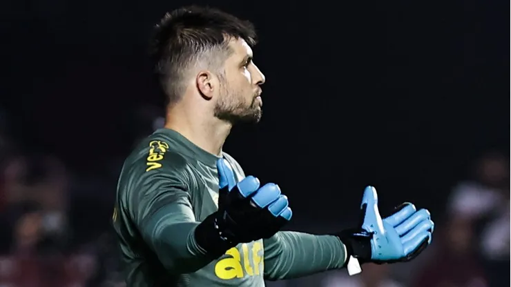 Tiago Volpi dispara contra a arbitragem após eliminação do Grêmio na Copa do Brasil.