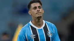 Pavón lamentando durante partida do Grêmio.