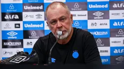 Mano Menezes em entrevista no Grêmio. Foto: Maxi Franzoi/AGIF