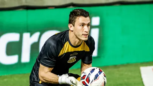 Airton durante partida contra o América-MG