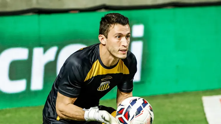 Airton durante partida contra o América-MG