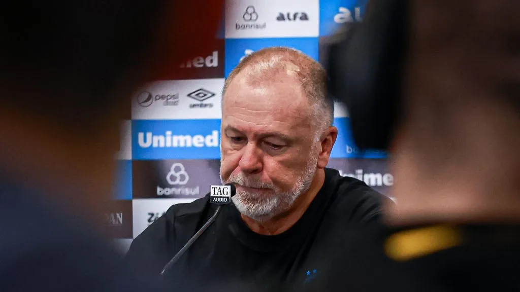 Mano Menezes, comandante do Imortal. Foto: Maxi Franzoi/AGIF.