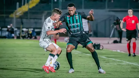PR - MARINGA - 29/04/2025 - COPA DO BRASIL 2023, MARINGA X ATLETICO-MG - Maranhao jogador do Maringa disputa lance com jogador do Atletico-MG durante partida no estadio Willie Davids pelo campeonato Copa do Brasil 2023. Foto: Fernando Teramatsu/AGIF