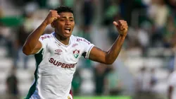 Hércules, jogador do Fluminense, comemora seu gol durante partida contra o Juventude, pelo Brasileirão Betano. Foto: Luiz Erbes/AGIF.