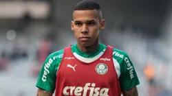 Garcia brilha na Europa e chama atenção