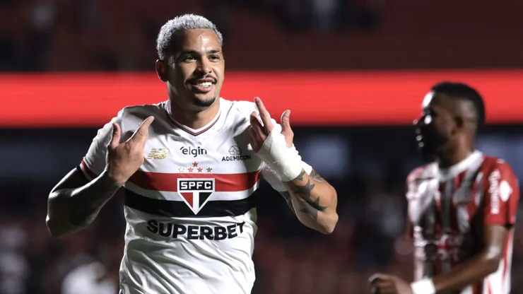 Luciano se destacou nos dois duelos contra o Náutico. Foto: Marcello Zambrana/AGIF.