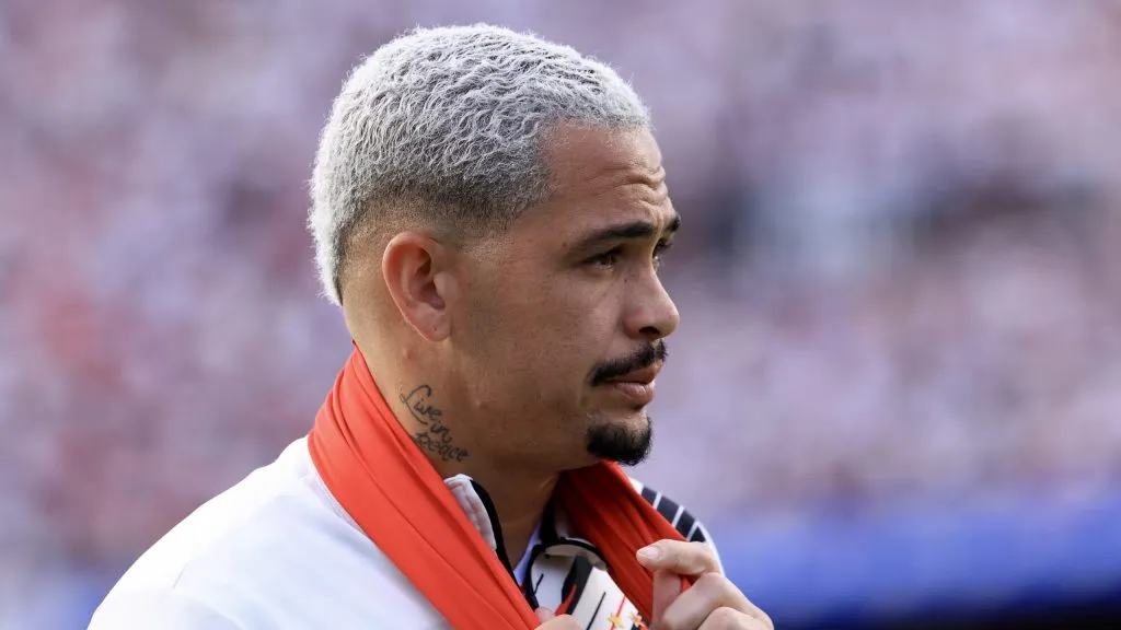 Luciano, atacante do Soberano. Foto: Marcello Zambrana/AGIF.