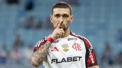 Arrascaeta exaltou o camisa 10 do Santos - Foto: Liamara Polli/AGIF.