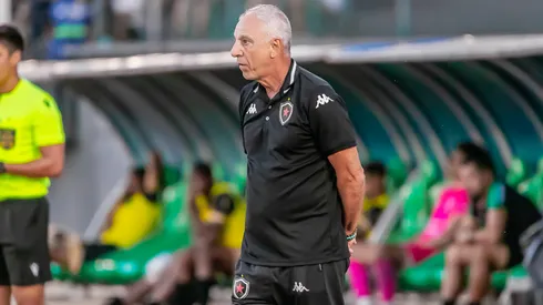 Adversário do Flamengo, Botafogo-PB trocou de treinador recentemente - Foto: Fernando Teramatsu/AGIF
