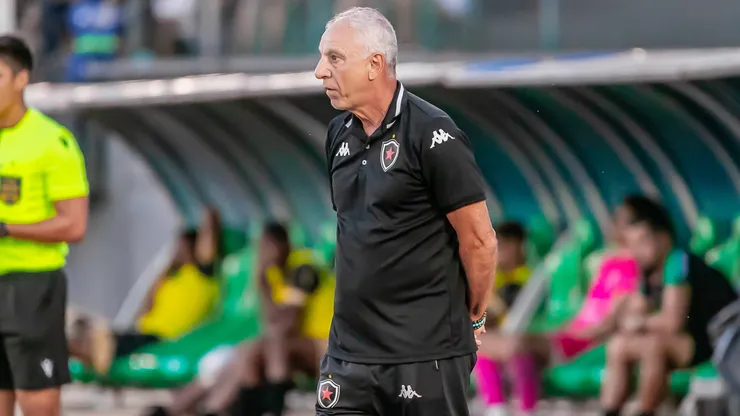 Adversário do Flamengo, Botafogo-PB trocou de treinador recentemente - Foto: Fernando Teramatsu/AGIF