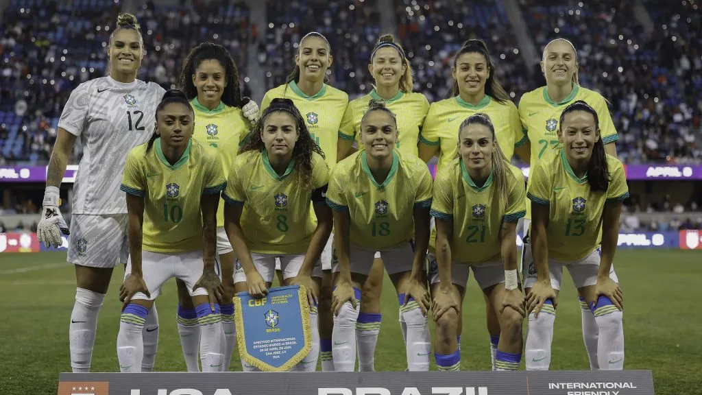 Elenco da Seleção Brasileira Feminina em amistoso contra os Estados Unidos