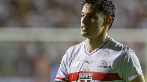 Bobadilla em ação pelo São Paulo