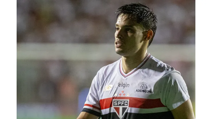 Bobadilla em ação pelo São Paulo