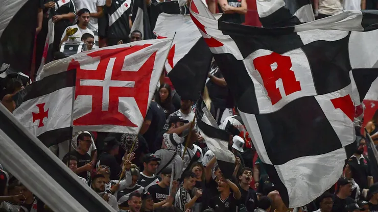 Torcida do Vasco em São Januário contra o Operário - Foto: Jorge Rodrigues/AGIF