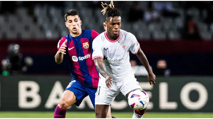 Nico Williams com a posse de bola em partida entre Barcelona e Athletic Bilbao. Foto: ZUMA Press, Inc. / Alamy Stock Photo