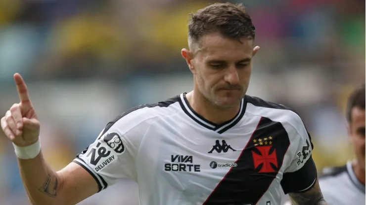 Vegetti é o artilheiro do Vasco desde que chegou ao Rio de Janeiro