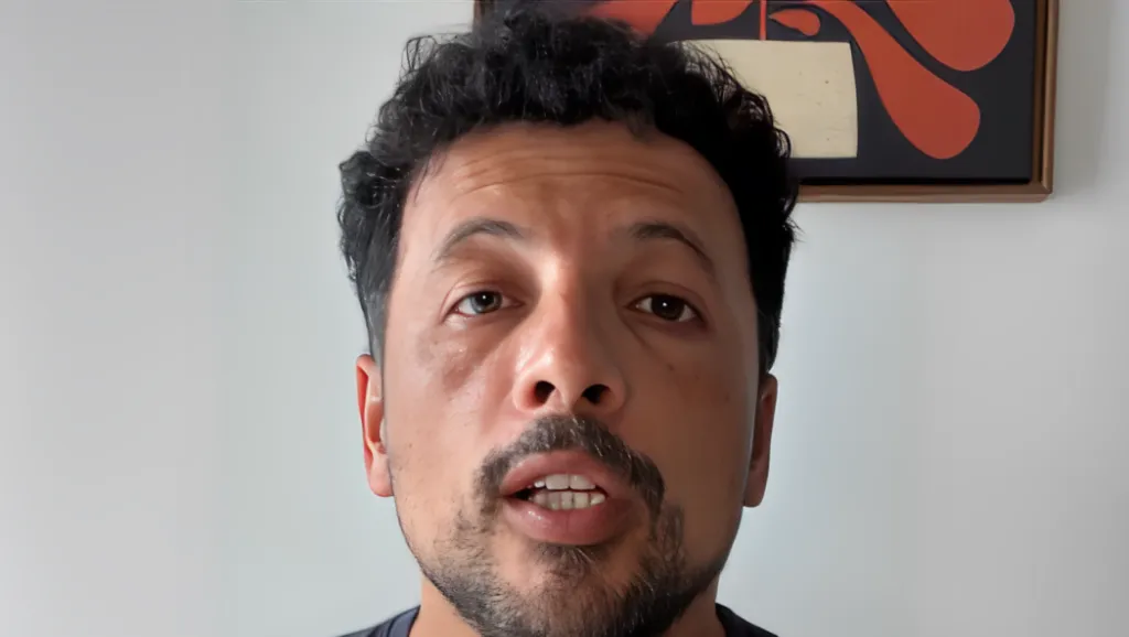 Foto: Reprodução/YouTube – André Hernan revelou que o argentino não pensa em deixar o Clube Paulista.