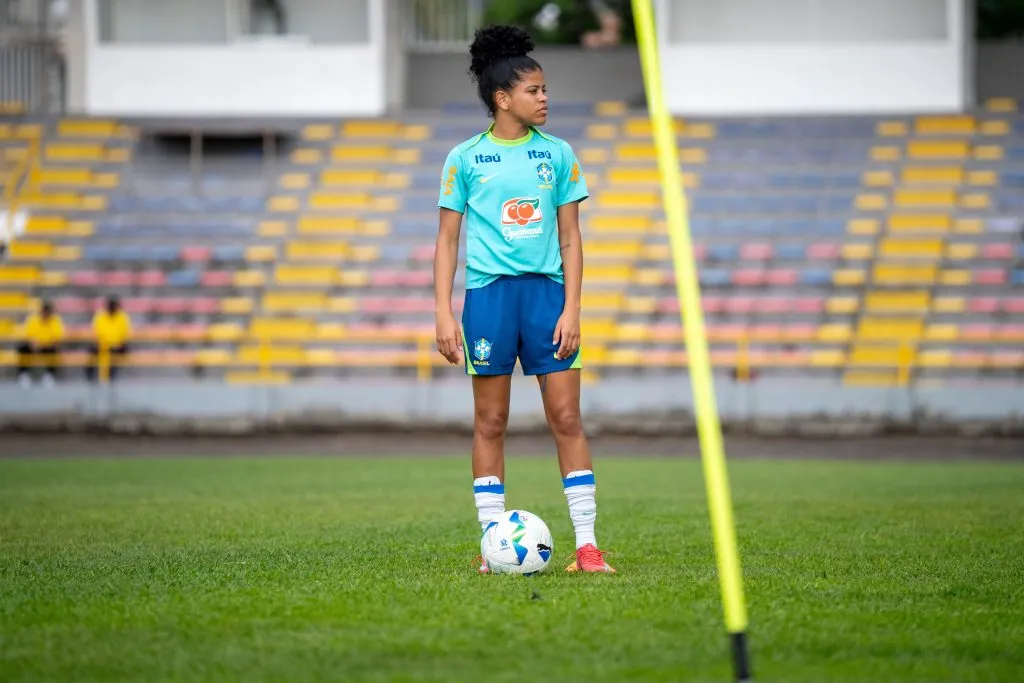 Yngrid Piauí durante treino da Seleção Sub-17. Foto: Nelson Terme/CBF