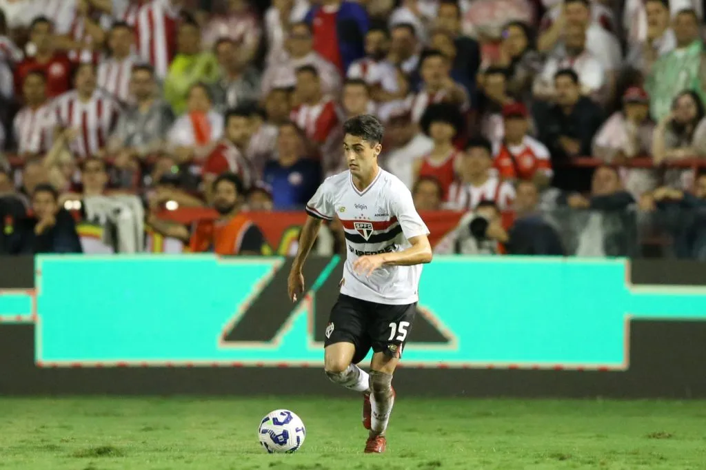 Rodriguinho em ação pelo São Paulo no duelo pela Copa do Brasil. Foto: Marlon Costa/AGIF