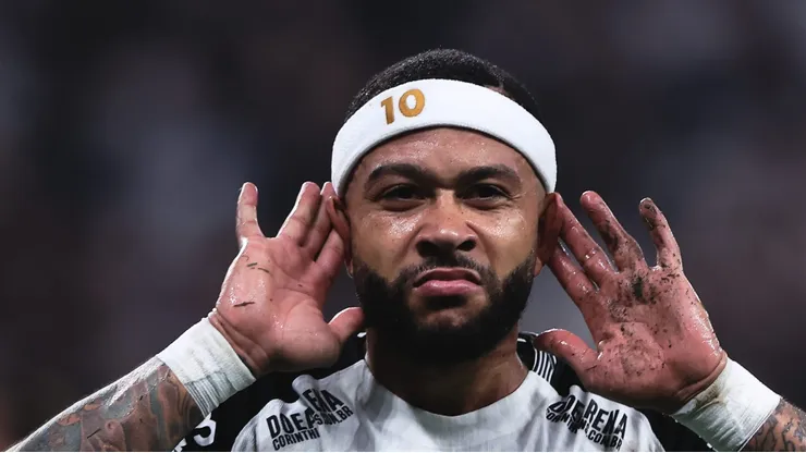 Memphis Depay não vem rendendo o esperado no Corinthians.