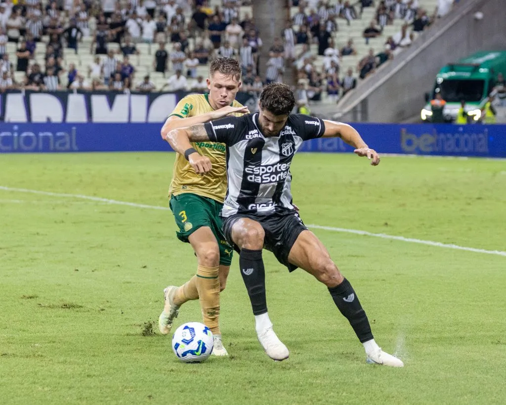 Pedro Raul jogador do Ceara durante partida contra o Palmeiras – Foto: Lucas Emanuel/AGIF