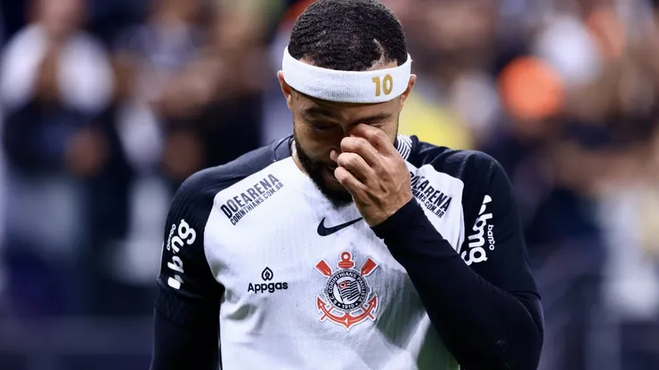 Memphis Depay segue se recuperando de lesão. Foto: Marcello Zambrana/AGIF