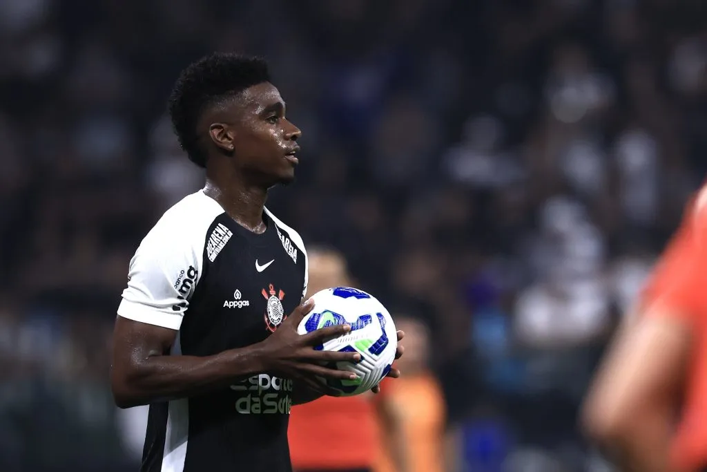 Félix Torres foi um dos destaques da partida. Foto: Marcello Zambrana/AGIF