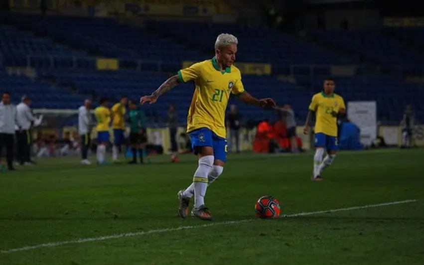 Artur, brilhou pela Seleção Olímpica e em 2025 é destaque no Botafogo. Foto: Redes sociais/@arturvictor